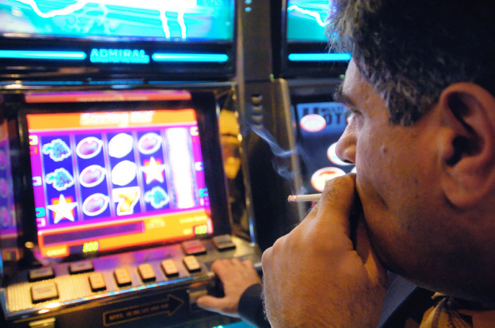 Игровые автоматы как форма зависимости казино вулкан правда или бред